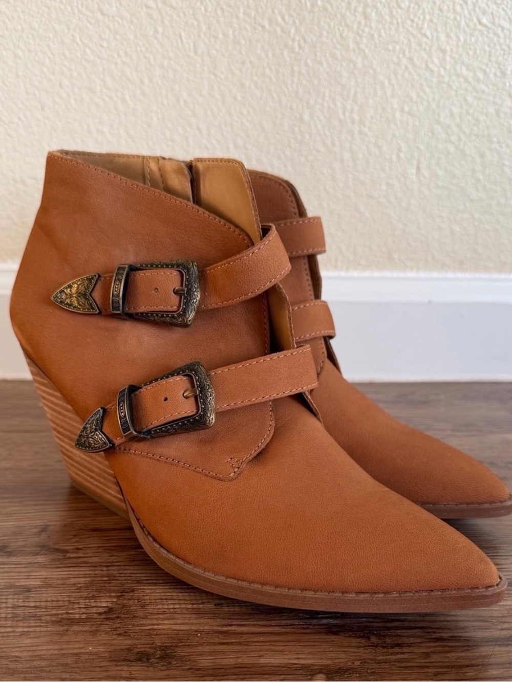 Brown Leather Franco Sarto Granton Pointed Toe Western Ankle Boots - Size 9.5M